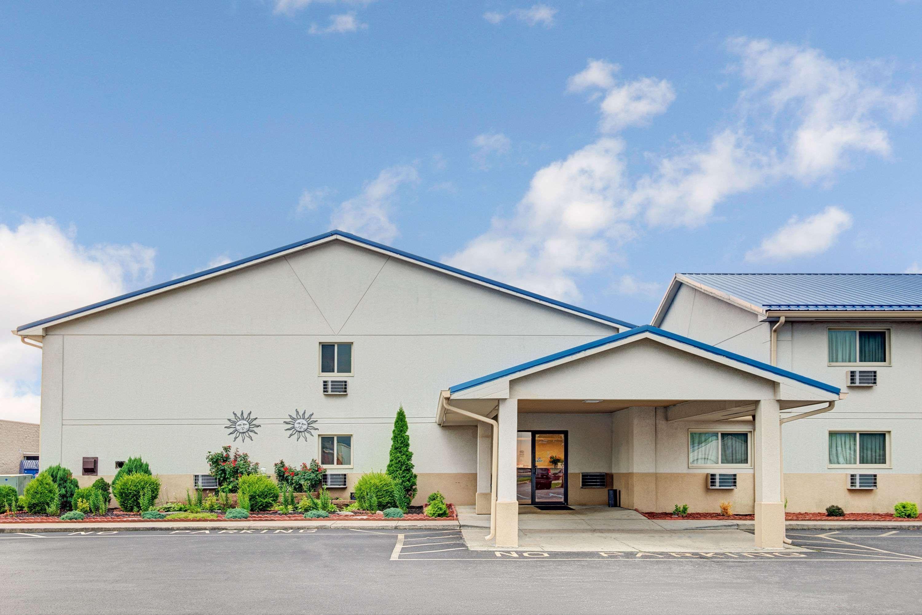 Super 8 By Wyndham Indianapolis Emerson Kültér fotó